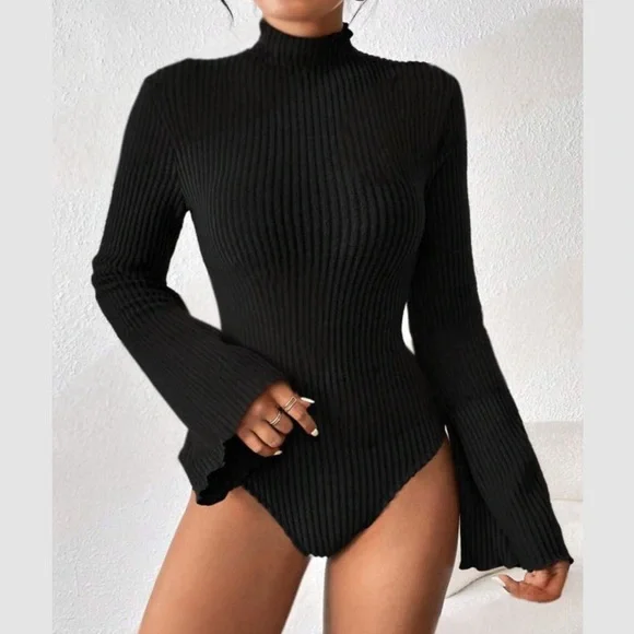 Luxe bell sleeve fitted bodysuit - Picture 4 of 11